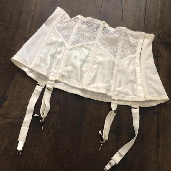 Corsets - Picture 2 of 4